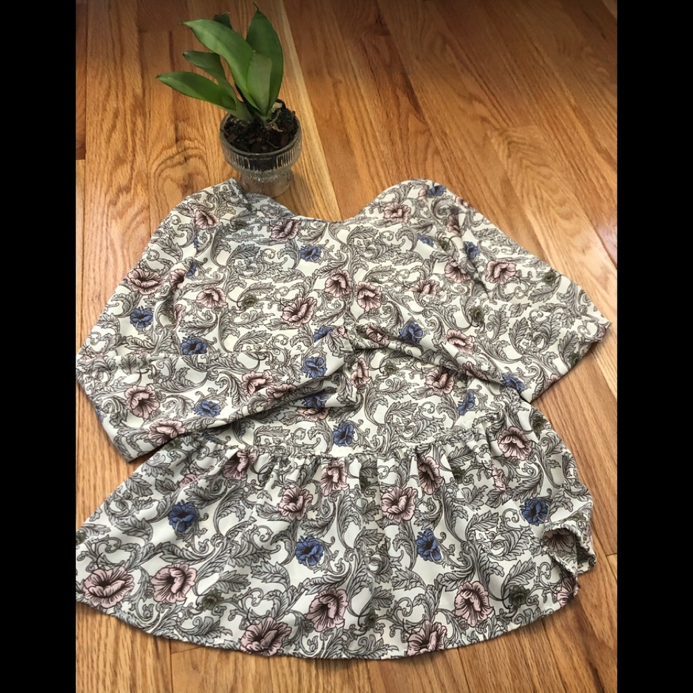 Xs Dressy floral kismet top